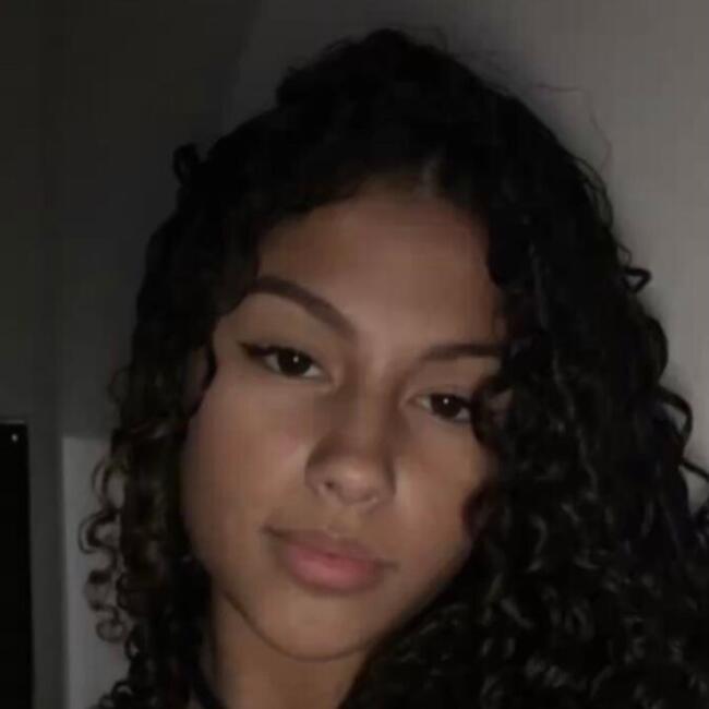 Babá em Blumenau: Samille