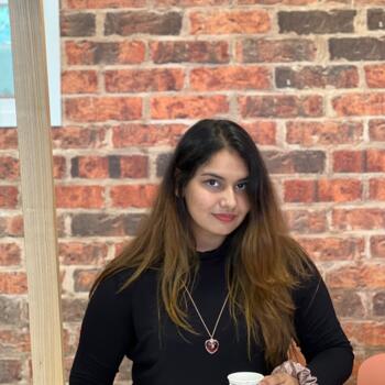 Babysitter in Puteaux: Aashna