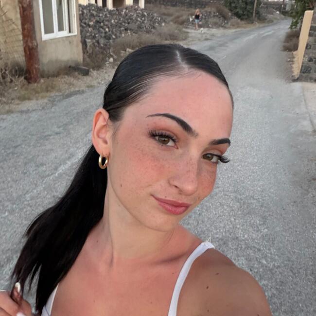 Babysitter in Rome: Giulia