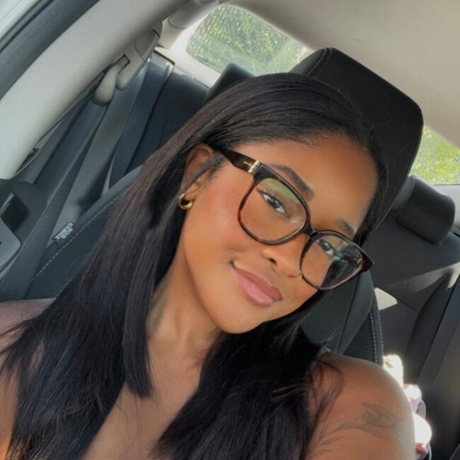 Baby-sitter in Greenfield Park: Naïssa