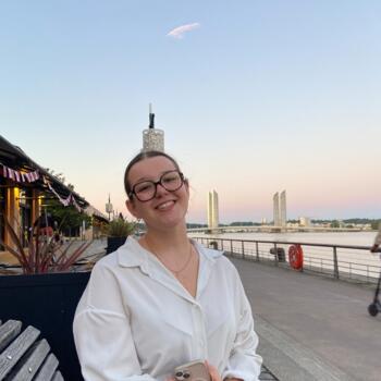 Babysitter in Talence: Léa