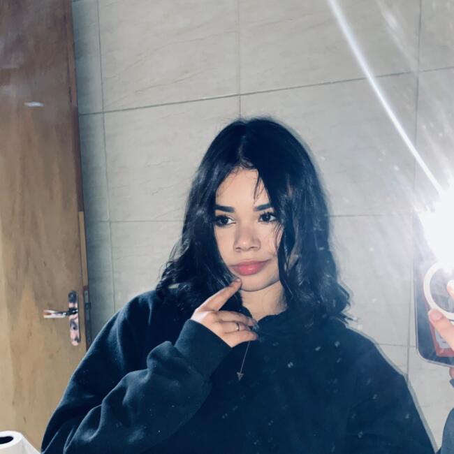 Babysitter in Içara: Julia