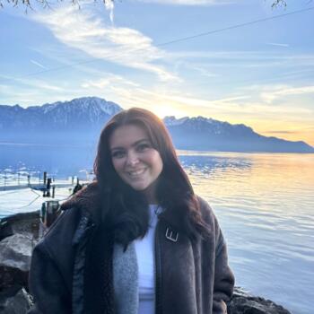 Babysitter in Gland VD: Casey