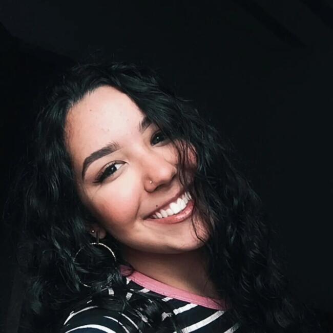 Babysitter in Contagem: Yasmin