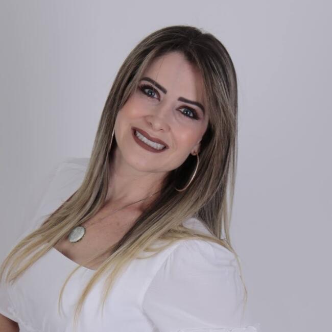 Emprego de babá em Belo Horizonte: Daniele