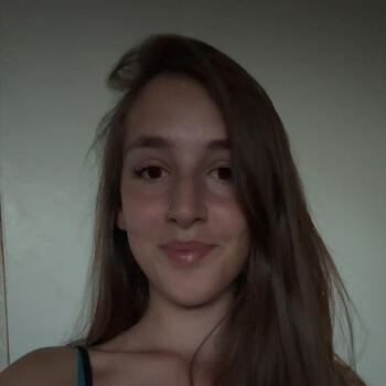 Babysitter in Saint-Quentin: Elena