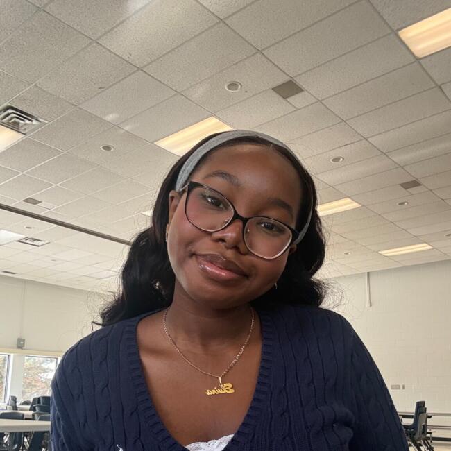 Babysitter in Richmond Hill: Elvira