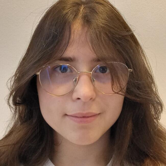Babysitter in Livry-Gargan: Melody