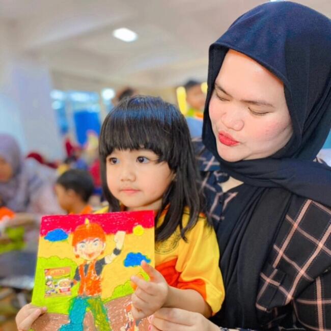 Babysitting job in Surabaya: Vicky