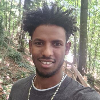 Babysitter Job in Lausanne: Babysitter Job Luwam