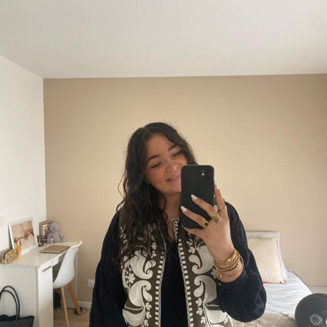 Babysitter in Saugnac-et-Cambran: Thea