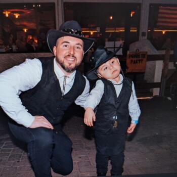 Babysitting job in Phoenix: babysitting job Mark