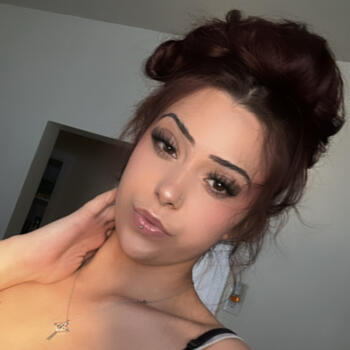 Babysitter in Long Beach: Helena