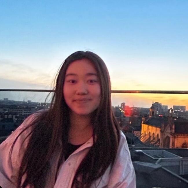 Babysitter in Woluwe-Saint-Lambert: Gina