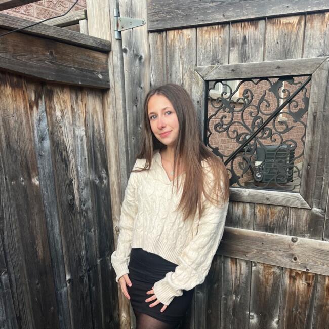 Babysitter in Woodbridge: Alicia