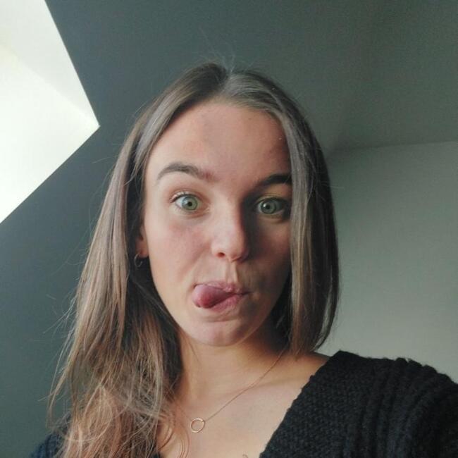 Babysitter in Theix: Elina