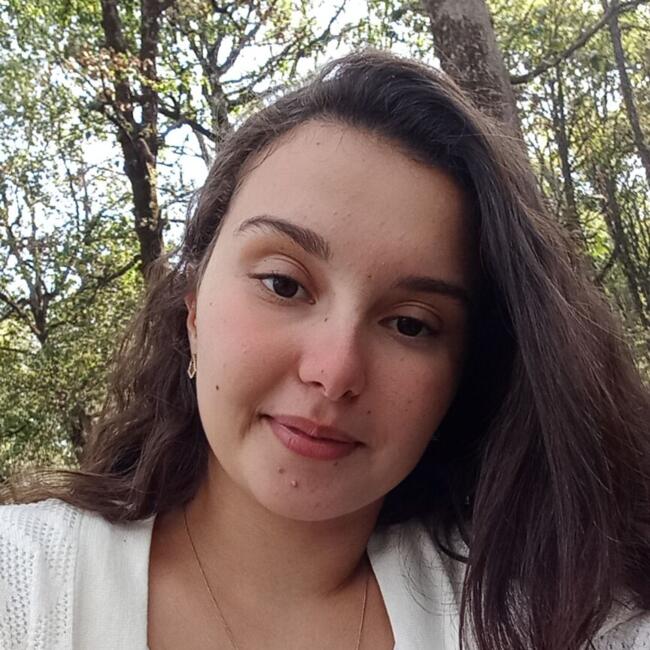 Babysitter in Chalon-sur-Saône: Kenza