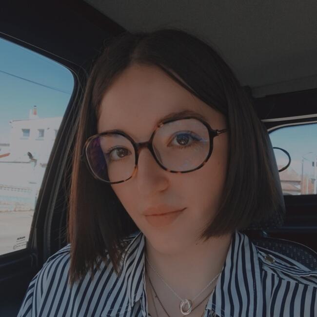 Babysitter in Arras: Justine