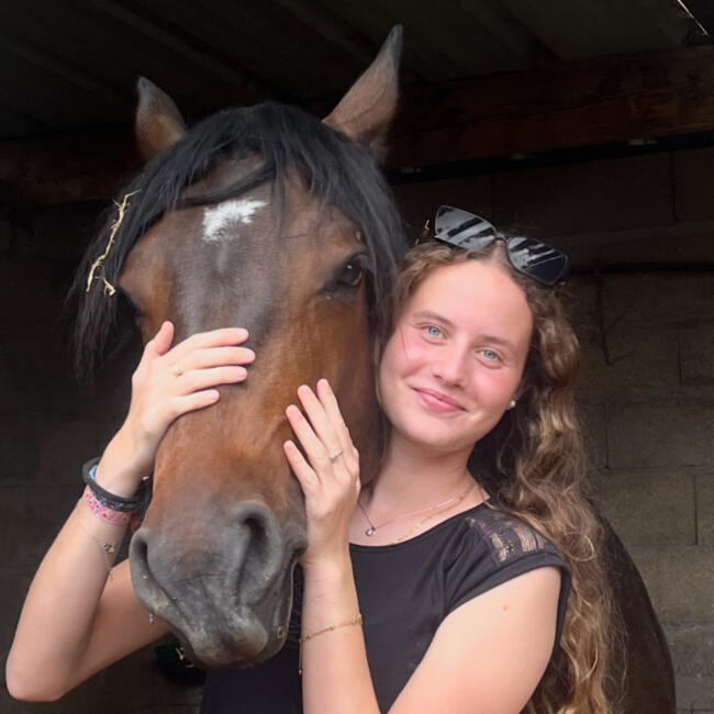 Babysitter in Saint-Maur-des-Fossés: Clémence