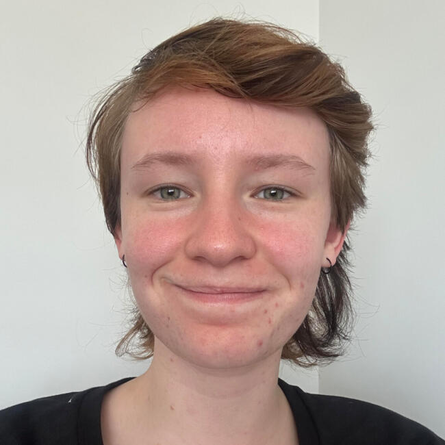 Babysitter in Melbourne: Jay