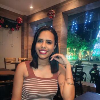 Babá em Tanguá: Roberta