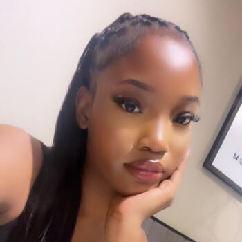 Babysitter in Oullins: Leticia