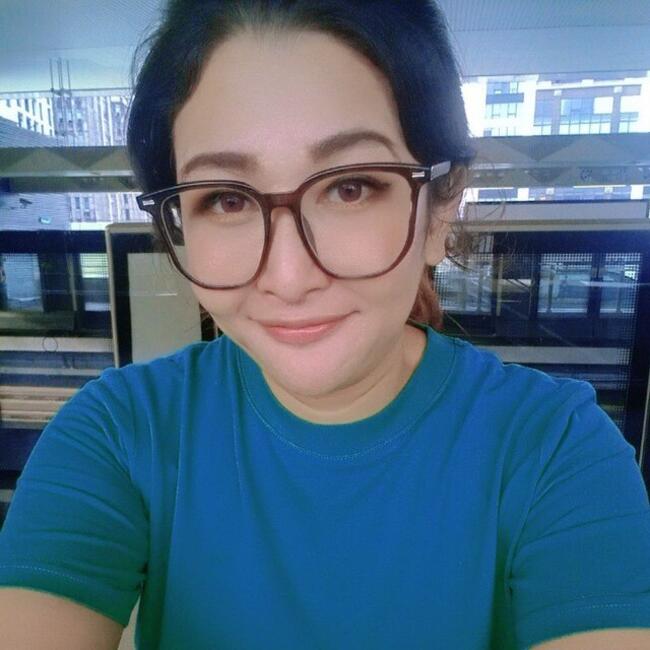 Pengasuh di Shah Alam: ENNY SYAFRIZA