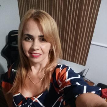 Babysitter in Uberlândia: Priscila