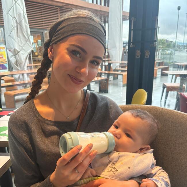 Babysitter in Saint-Médard-en-Jalles: Manon