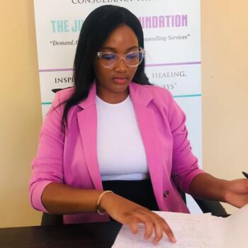 Babysitter in Gaborone: Nicola Dustin