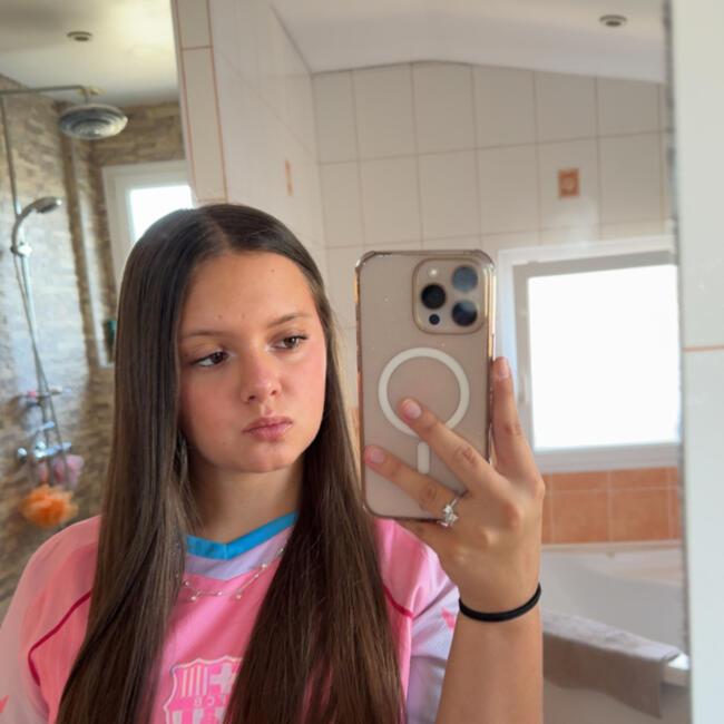 Babysitter in Rouans: Alysson