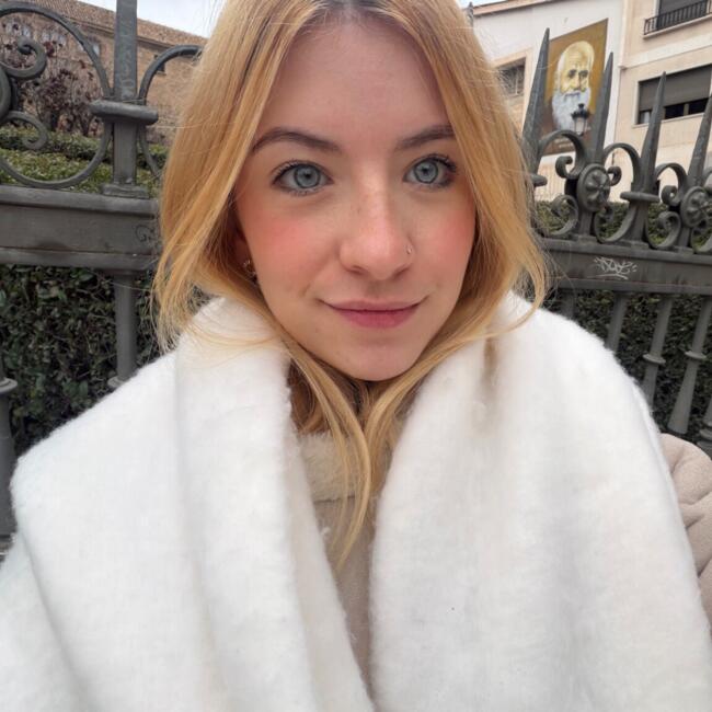 Canguro en Granada: Esther