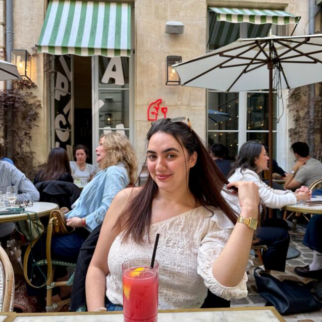 Babysitter in Colombes: Nadia