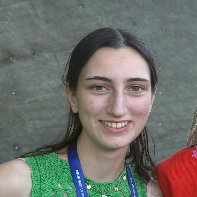 Babysitter in Villeneuve-le-Roi: Blandine