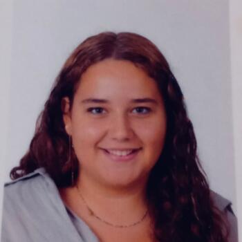 Babysitter em Oeiras: Julieta