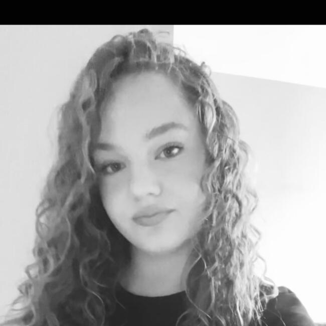 Babysitter in Illange: Lyana