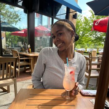 東京都 のベビーシッター: Olivia