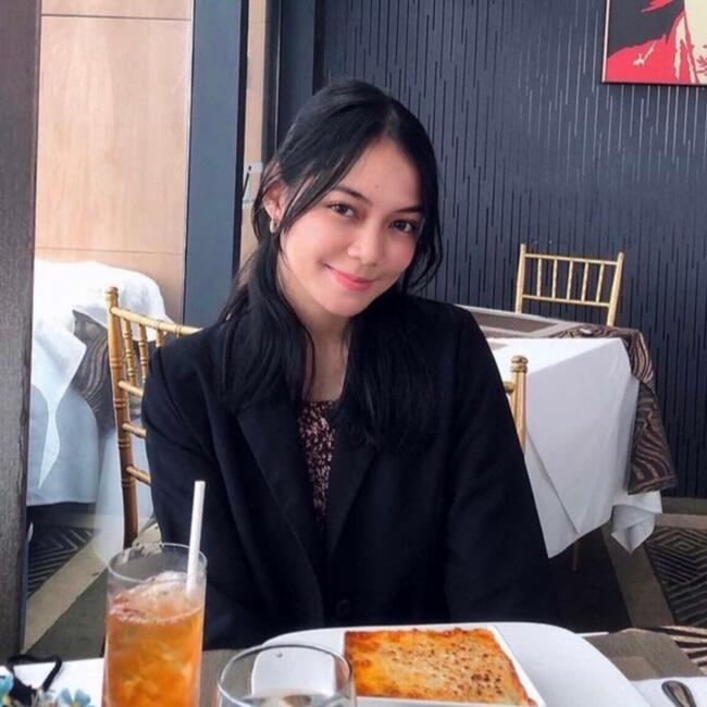 Babysitter in Petaling Jaya: Fey