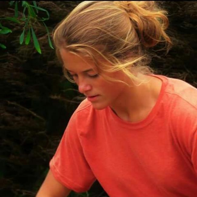 Canguro en Granada: Anouk