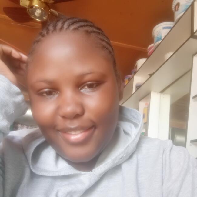 Babysitter in Motherwell: Cynthia