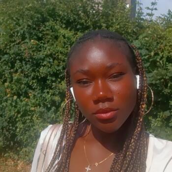 Babysitter in Saint-Martin-le-Vinoux: Favour