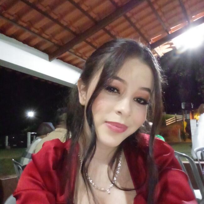 Babysitter in Maringá: Ana Beatriz