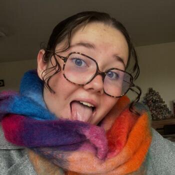 Babysitter in Saint-Ganton: Valentine