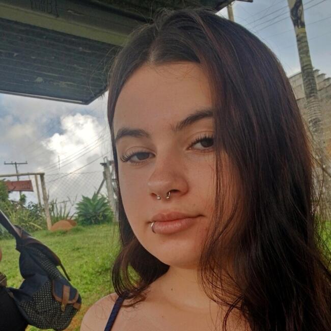 Babysitter in Ribeirão Preto: Vitória gabriely