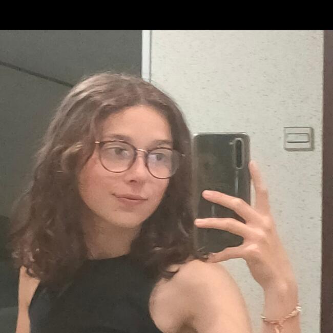 Babysitter in Pessac: Hermance