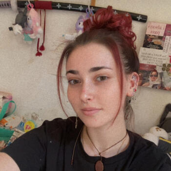 Babysitter in Pierreclos: Louise