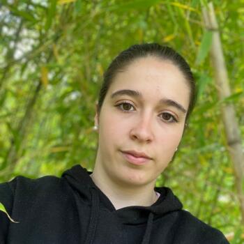 Babysitter in Le Coteau: Chloe