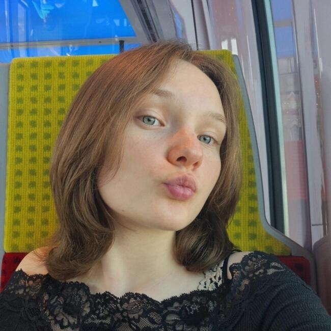 Babysitter in Nanterre: Loreena