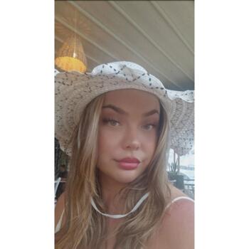 Babysitting job in Stoke-on-Trent: babysitting job Chloe