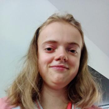 Babysitter in Lons-le-Saunier: Perla